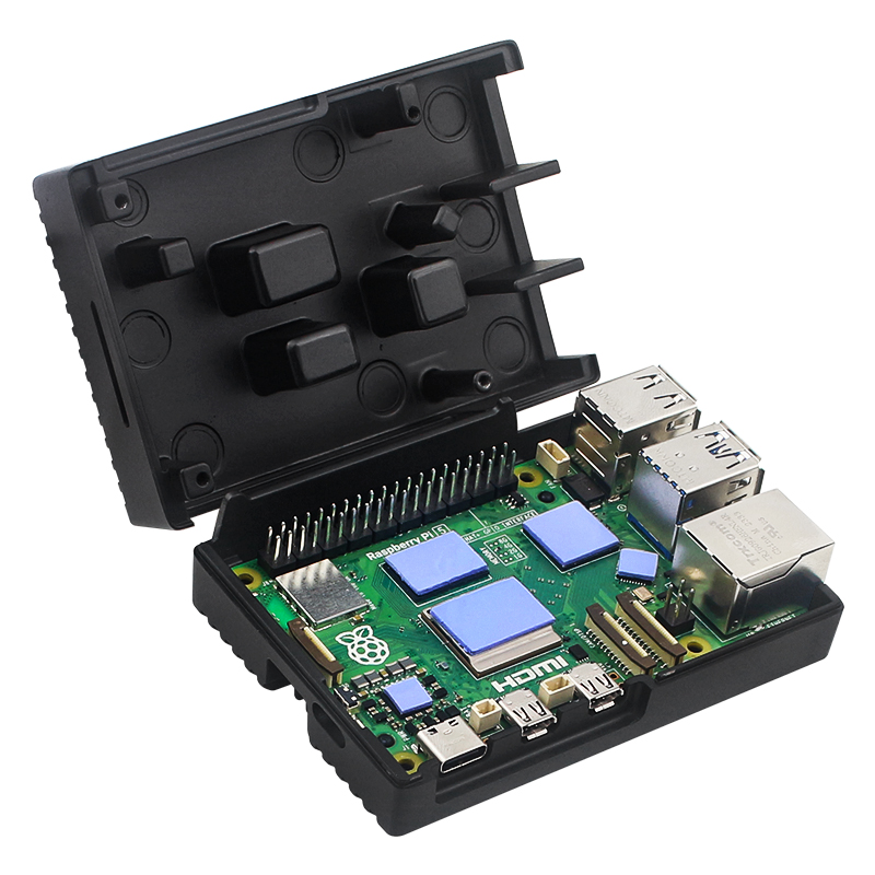 Custodia in alluminio per Rasp - Pi 5 Case recensione e prezzo
